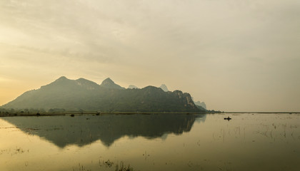 有没专门帮人贷款的人