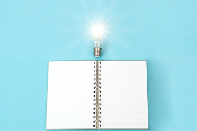 有没专门帮人贷款的人