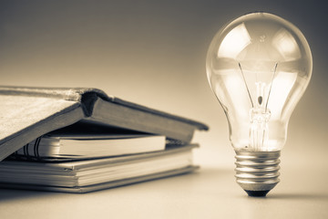 有没专门帮人贷款的人