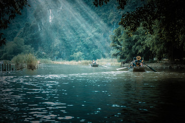 有没专门帮人贷款的人